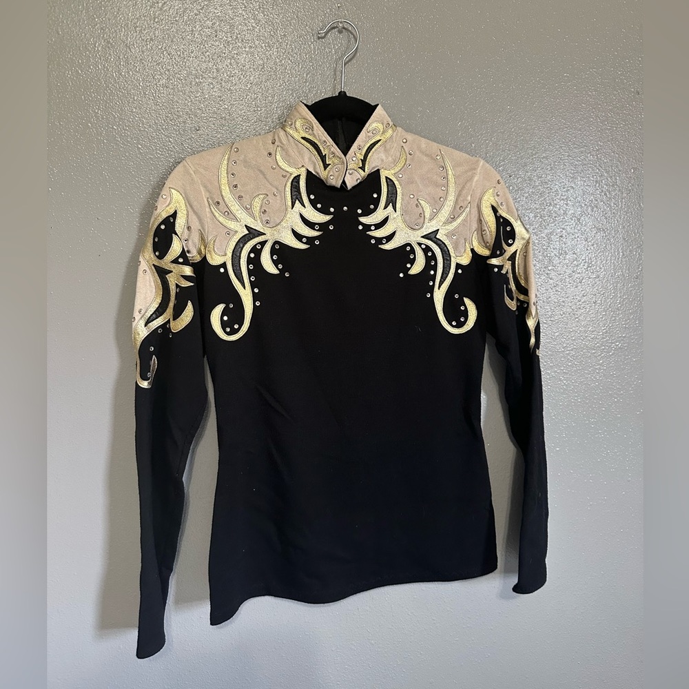 Women’s show top by SQ Designs
